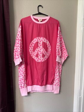 #817 BiBi Oversized Boho Peace Sign Top Size Small